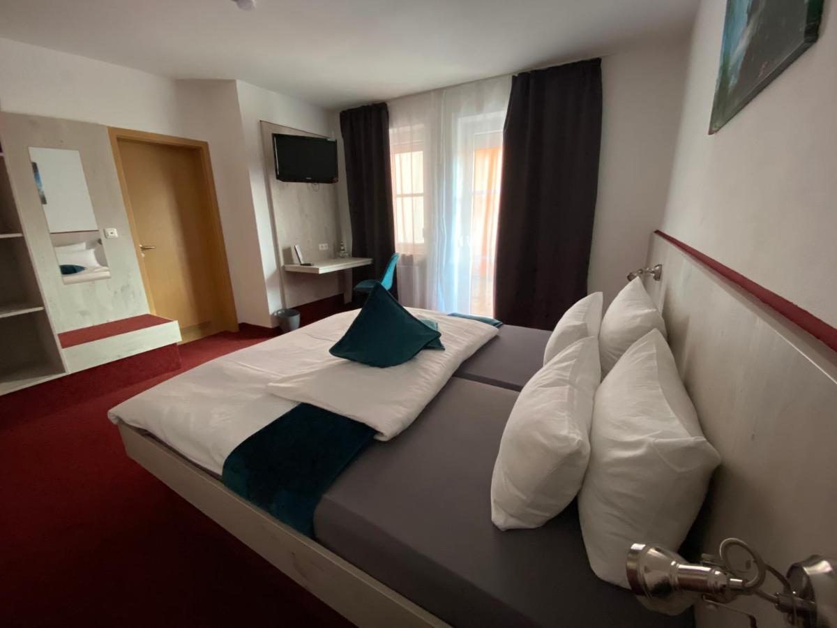Hotel Wilder Mann 포이흐트방엔 외부 사진