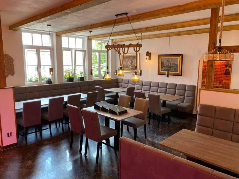 Hotel Wilder Mann 포이흐트방엔 외부 사진