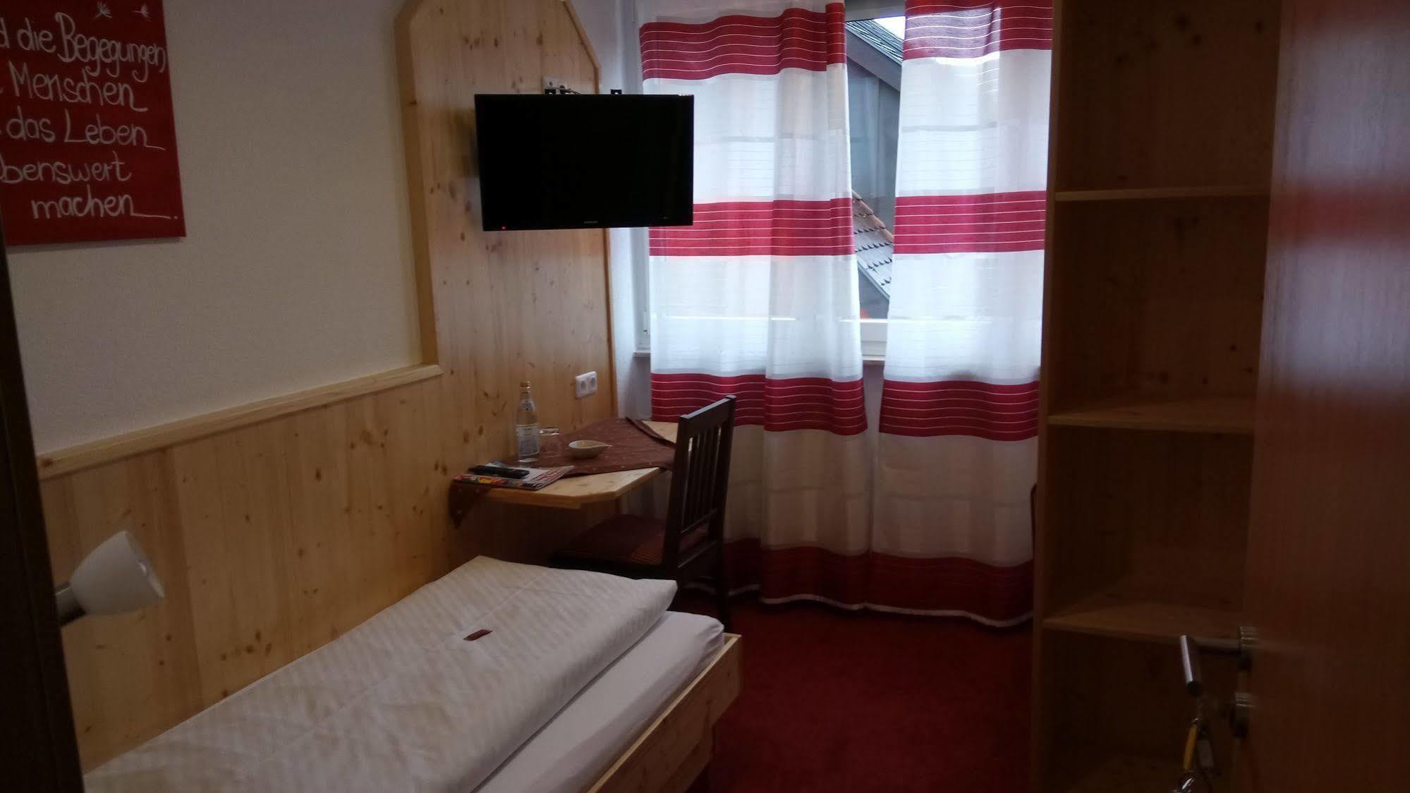 Hotel Wilder Mann 포이흐트방엔 외부 사진